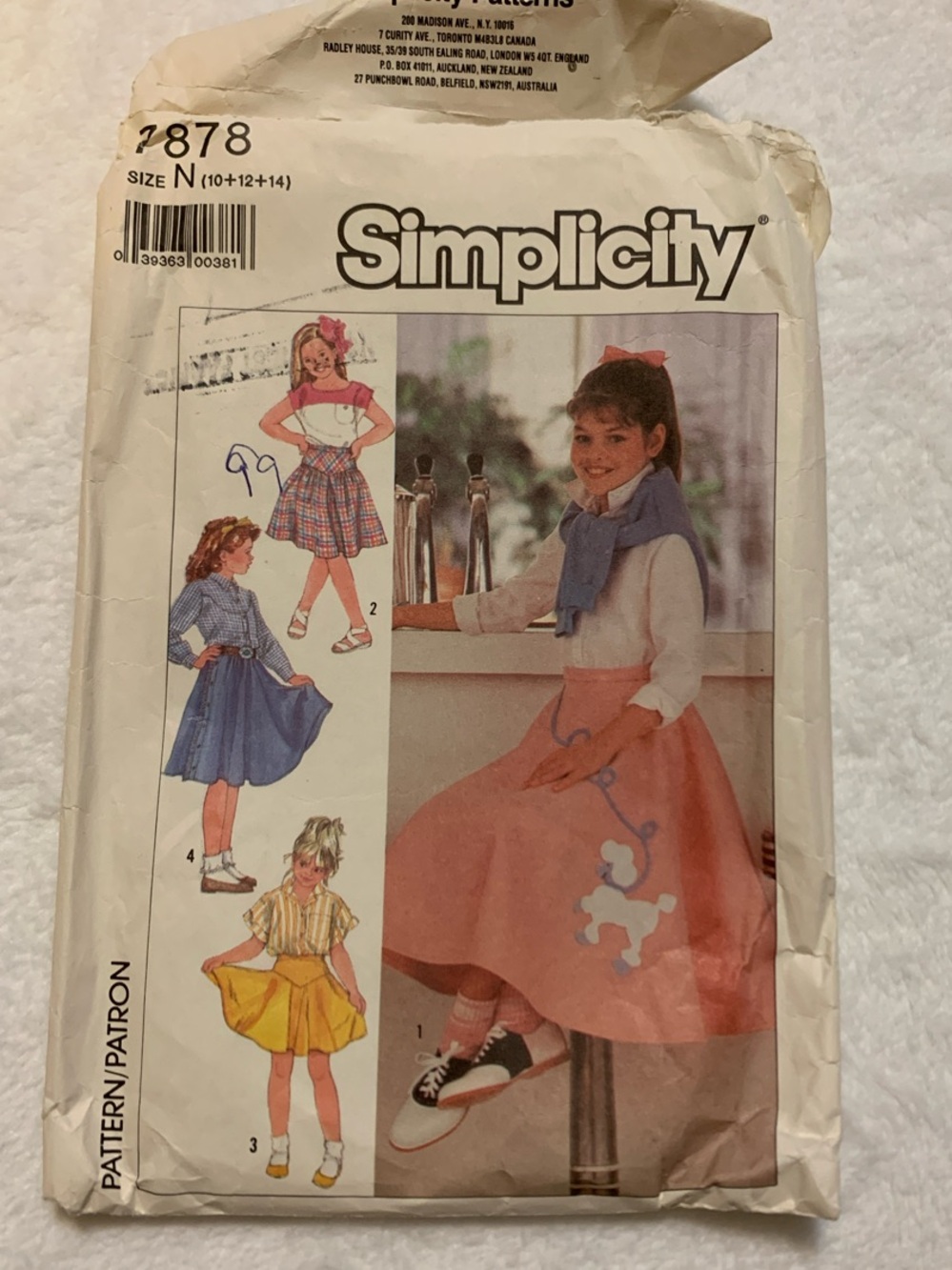 Simplicity 7878 Girls Multicolor Circle Skirt Pattern with Poodle Appliqué